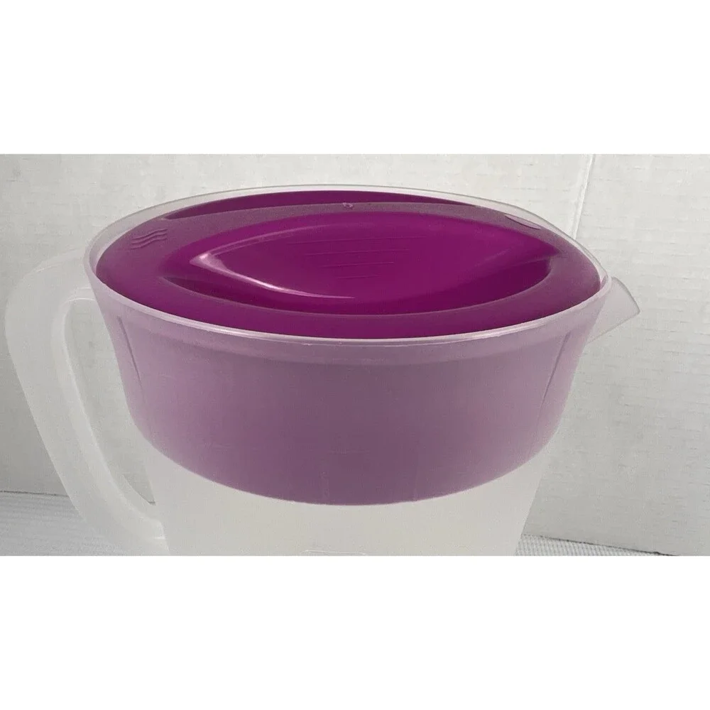 Rubbermaid One Gallon Sheer Pitcher With Purple Lid #3063 NOS
